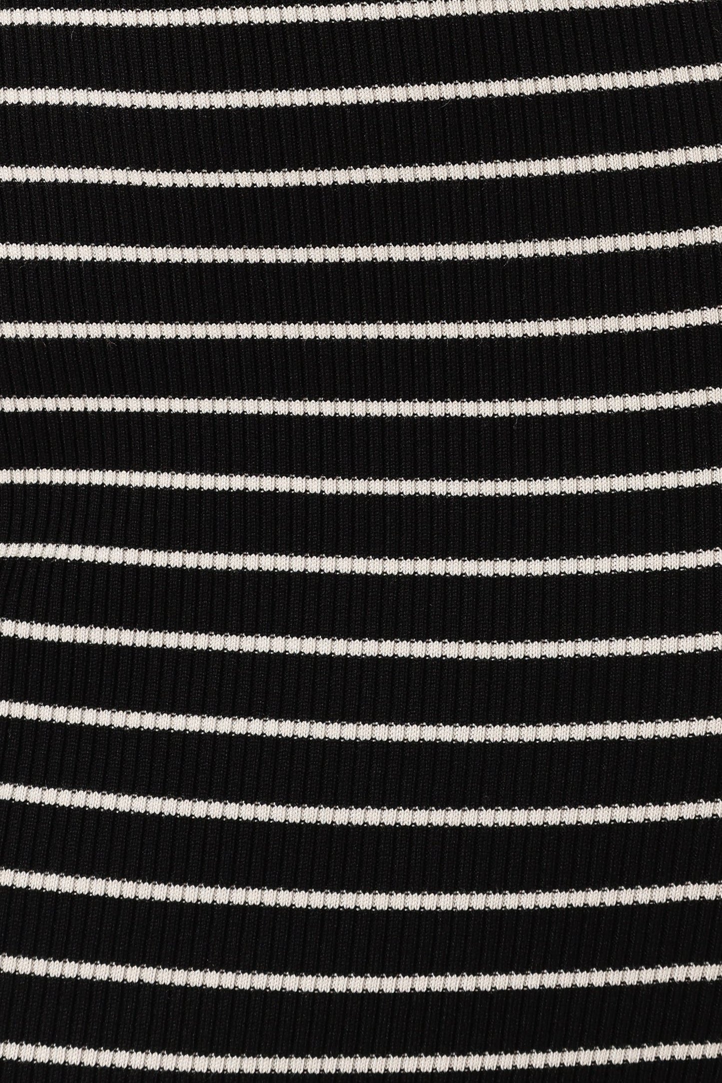 Baxtor Off the Shoulder Midi Dress - White/Black